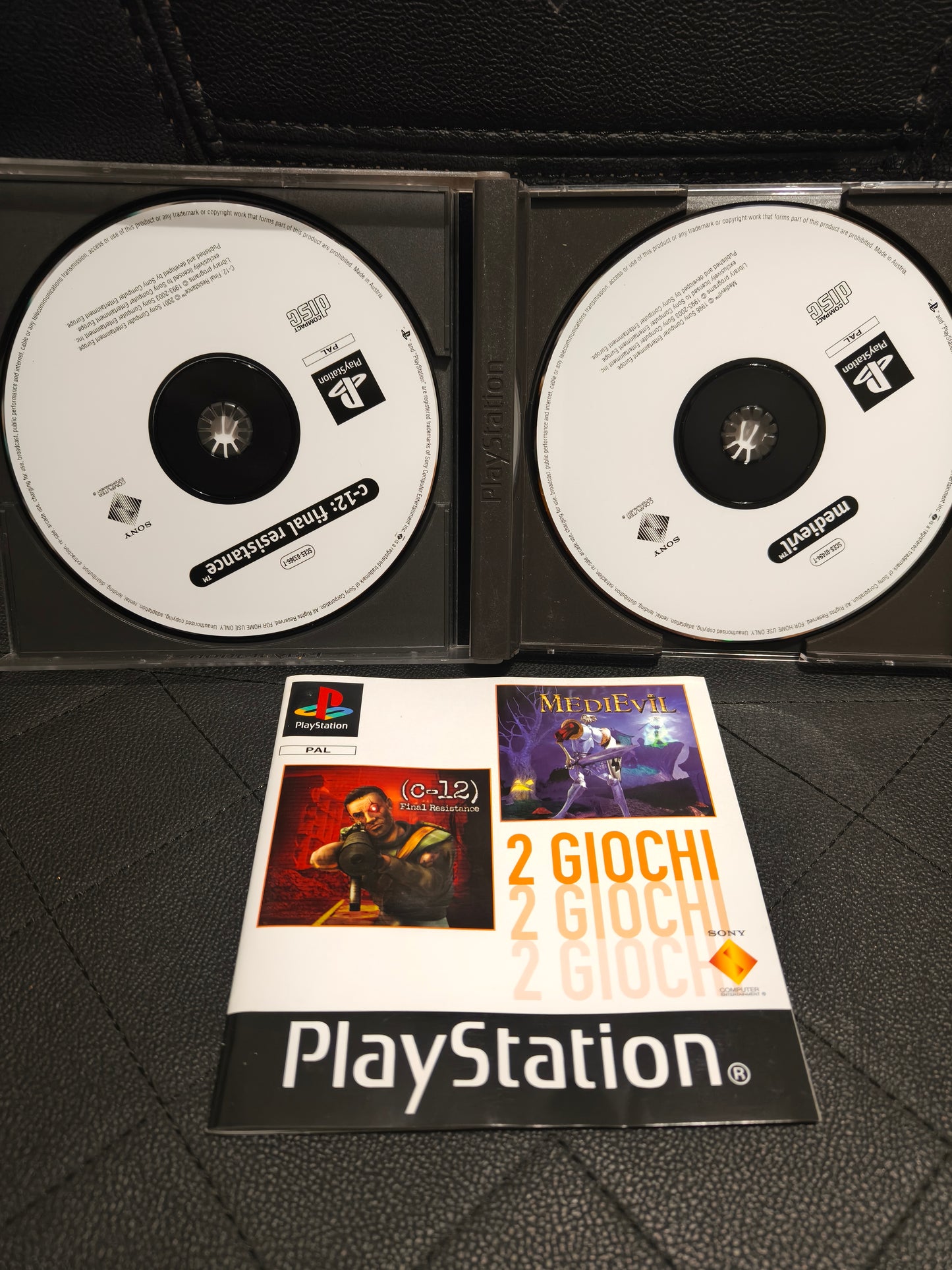 2 giochi ps1 medievil + c-12 final resistance